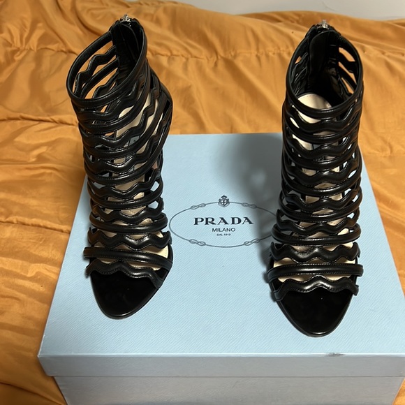 Prada Black Leather Gladiator Sandals 38.5 - Picture 9 of 10